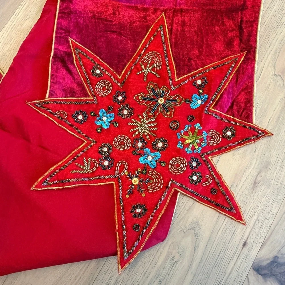 Pier 1 Christmas Holiday Table Runner Viscose Velvet Jeweled Star Red Beaded